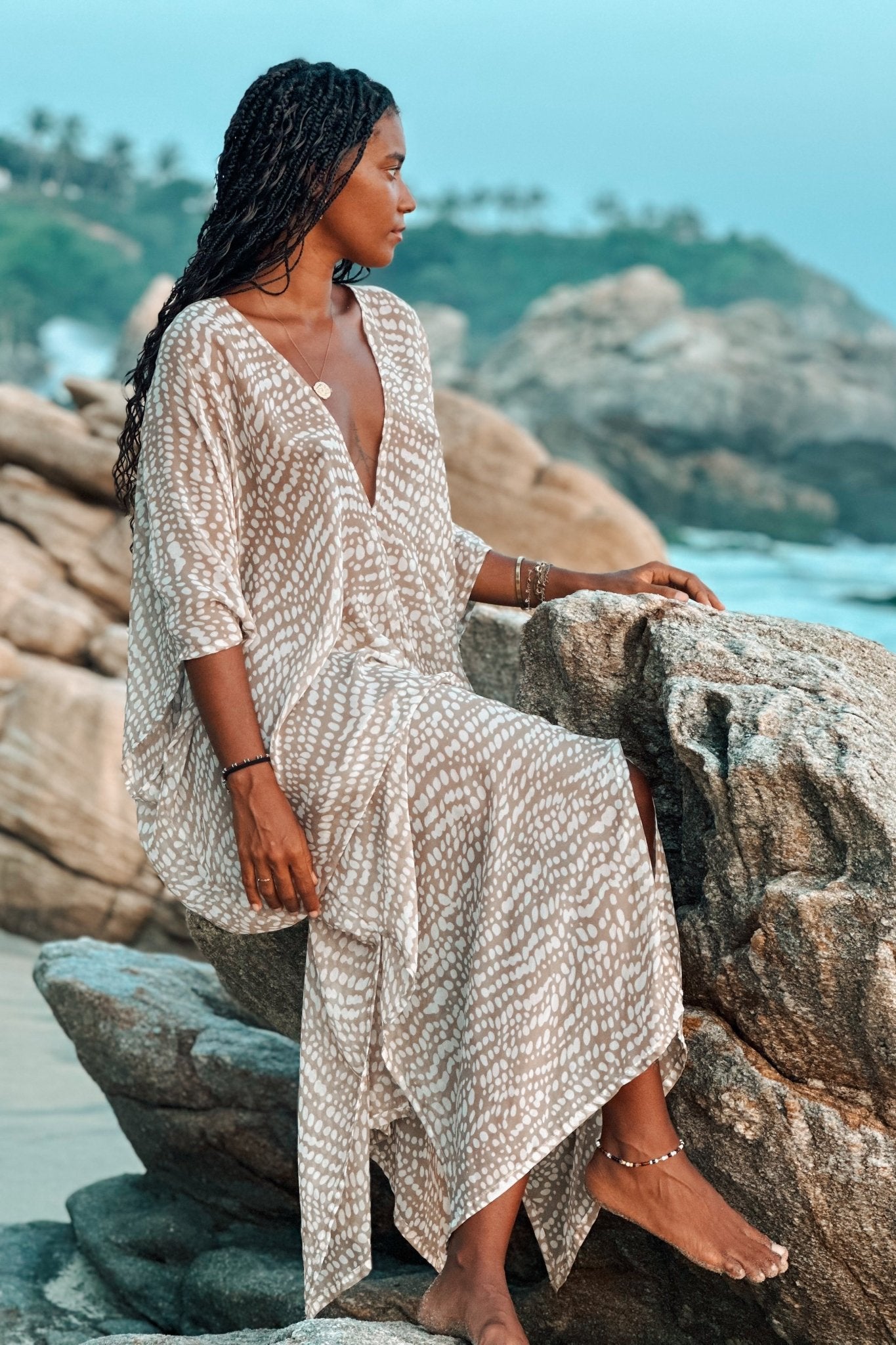 Kaftan Orisha Grey Chiffon with Clear Quartz - Shambori Spirit
