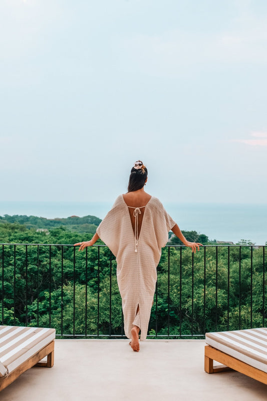 Kaftan Orisha in Stone Cotton Uragiri with Nacre - Shambori Spirit